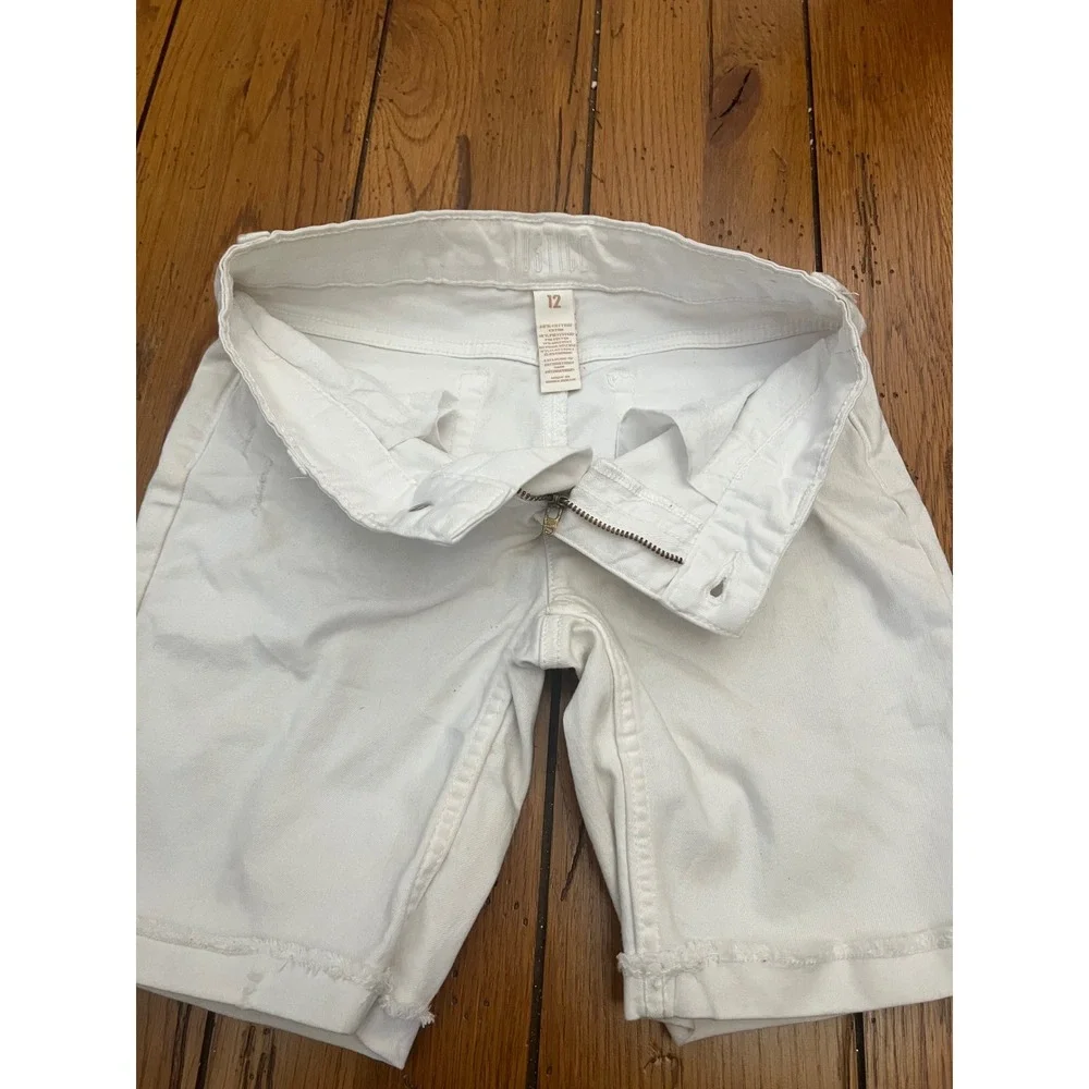 Justice Girls White Denim Bermuda Shorts Size 12 Raw Hem Stretch Cotton Blend